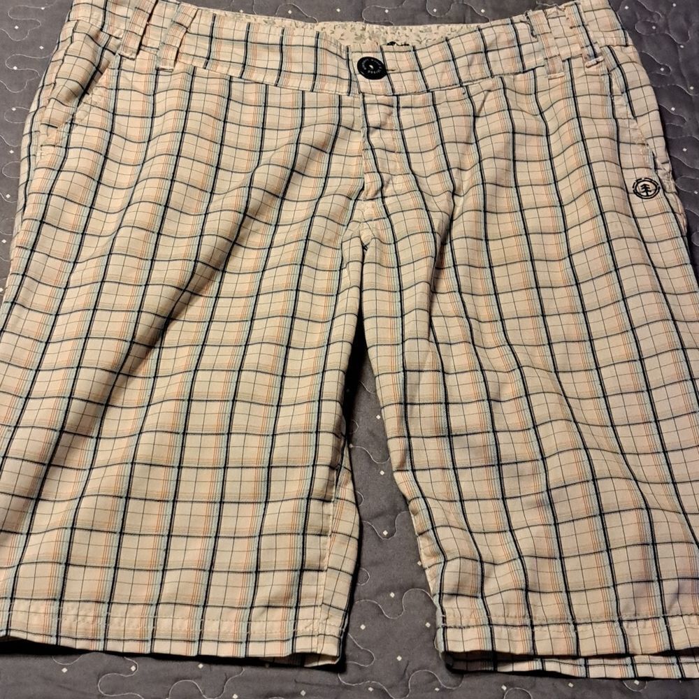 Element shorts size 9